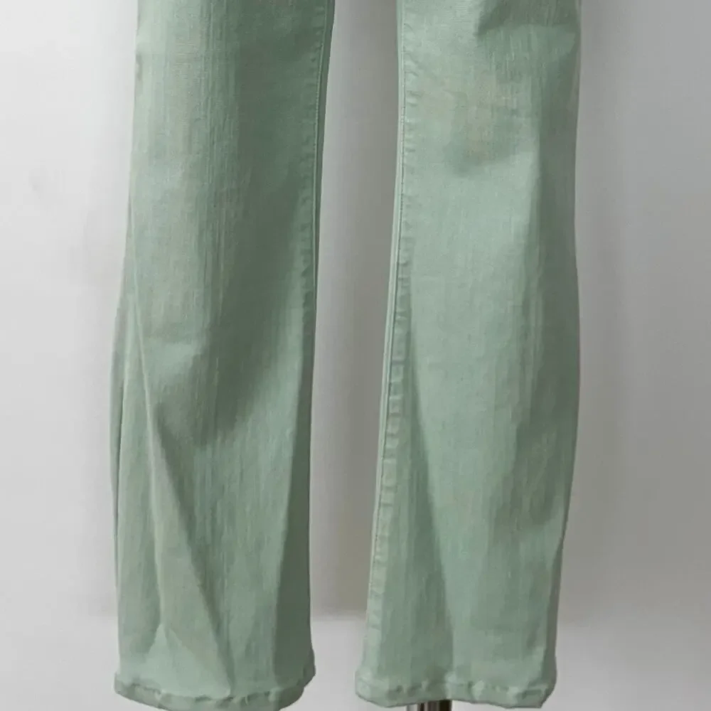 Frame Le Crop Mini Boot Mid-Rise Denim Jeans Pants in Aloe Light Green 26 NWT - Picture 5 of 11
